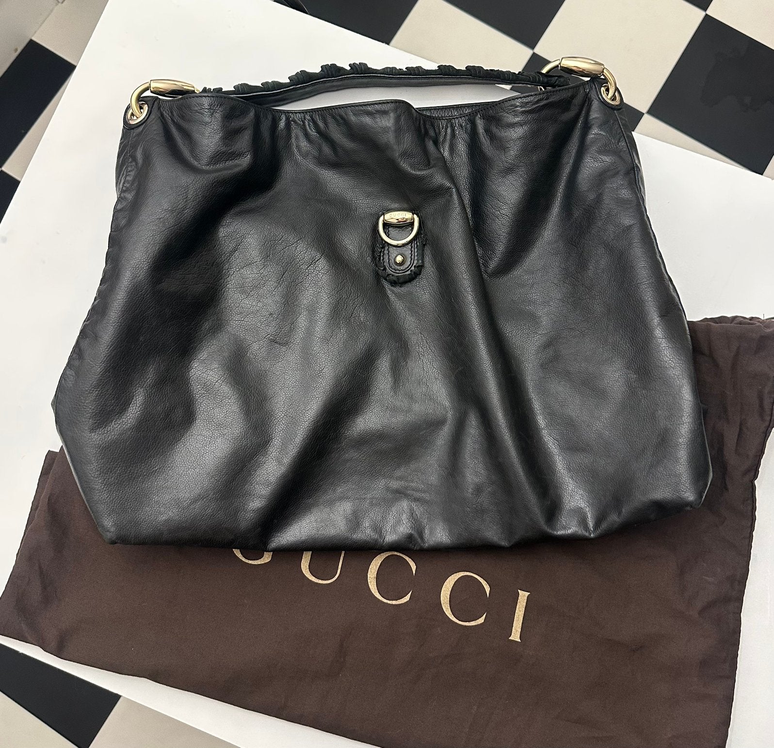 Grote schoudertas GUCCI ️, Ophalen of Verzenden, Zo goed als nieuw, Zwart