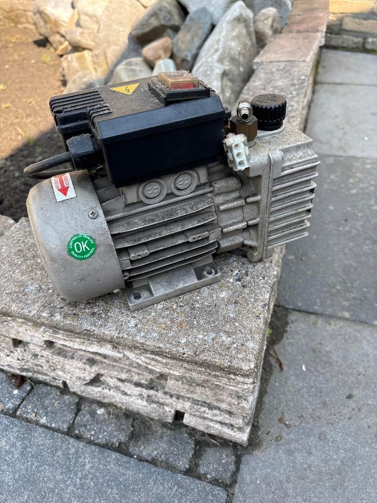 Goed werkende 220V vacuümpomp te koop, Ophalen of Verzenden