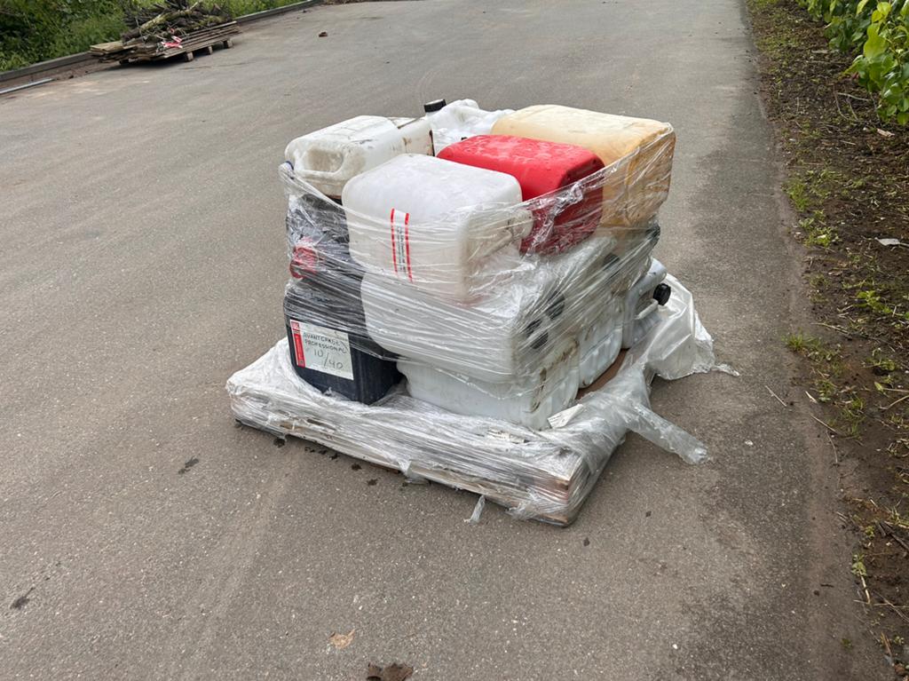 Partij jerrycans, Ophalen, Doos, Minder dan 35 cm