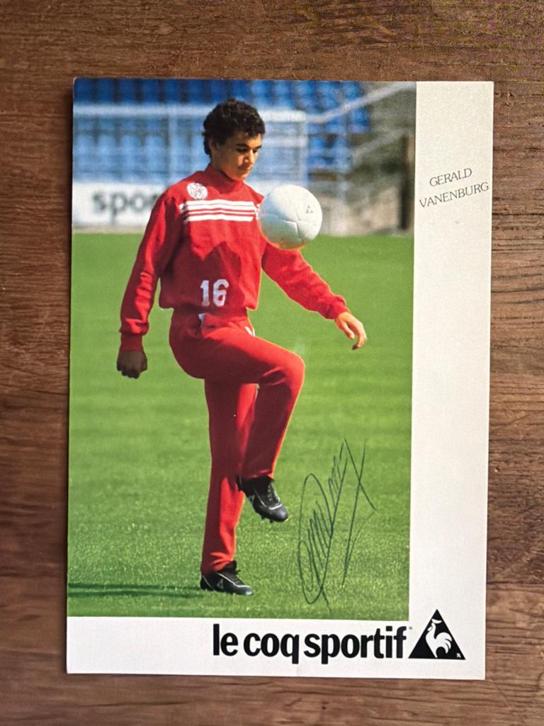 Gerald Vanenburg gesigneerde spelerskaart Le Coq Sportif, Ophalen of Verzenden, Zo goed als nieuw, Overige binnenlandse clubs
