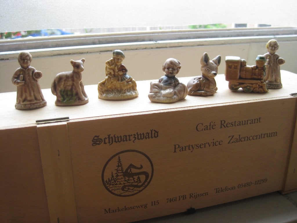 serie engelse miniaturen, Antiek en Kunst, Curiosa en Brocante, Verzenden