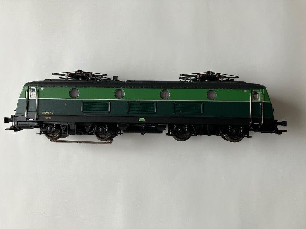 Marklin 37237 NMBS 123057, Hobby en Vrije tijd, Modeltreinen | H0, Wisselstroom, Locomotief, Nieuw, Ophalen of Verzenden