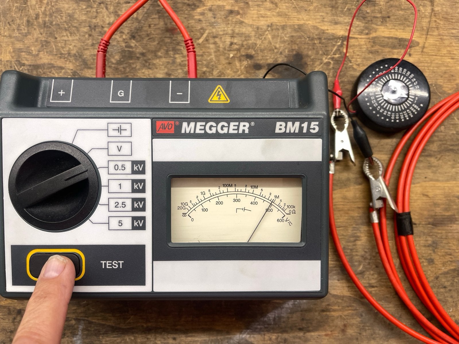 AVO Megger BM15 5KV !! Isolatietester met accessoires en tas, Doe-het-zelf en Verbouw, Ophalen of Verzenden, Zo goed als nieuw