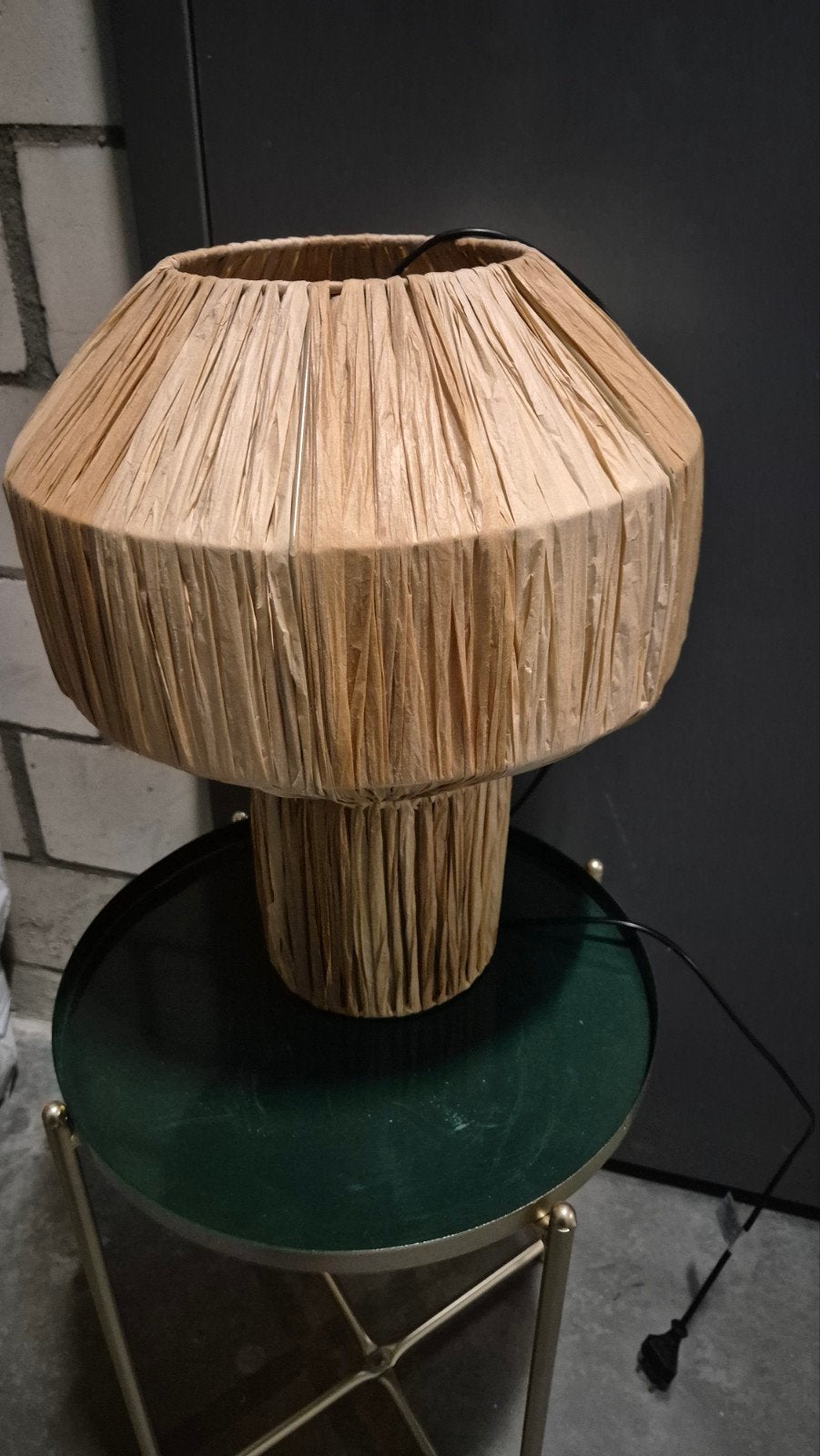 Stijlvolle tafellamp met papieren kap, Beige, Natuurlijk materiaal, Ophalen of Verzenden, Sfeerlamp