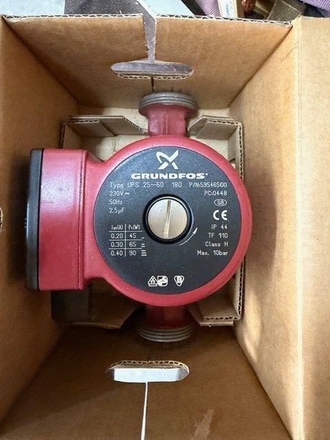 Grundfos pomp UPS25-60 180 10stuks, Doe-het-zelf en Verbouw, Verwarming en Radiatoren, Minder dan 30 cm, Overige typen, Nieuw