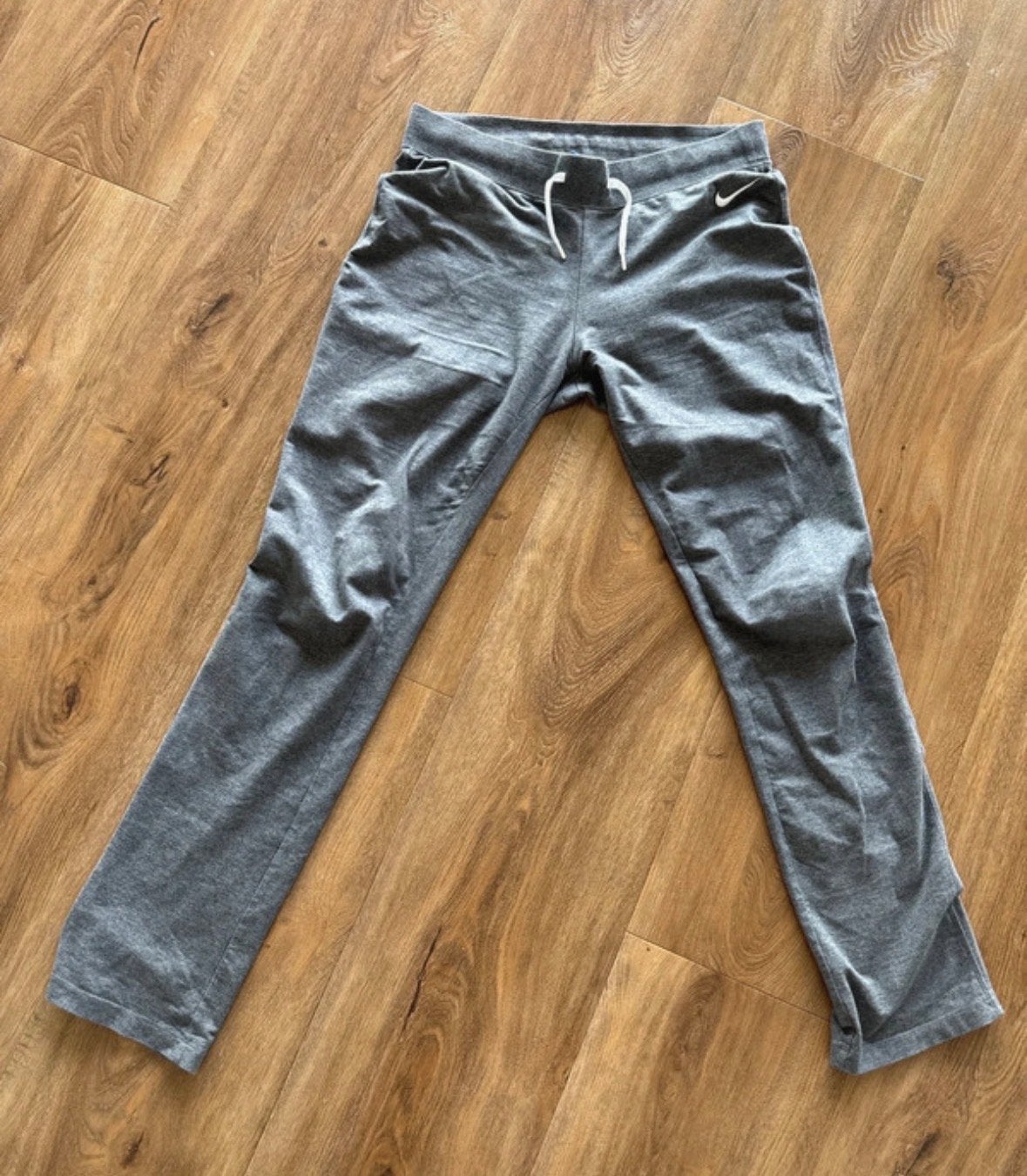 Nike sportbroek grijs maat M, Kleding | Dames, Maat 38/40 (M), Ophalen of Verzenden, Grijs, Fitness of Aerobics