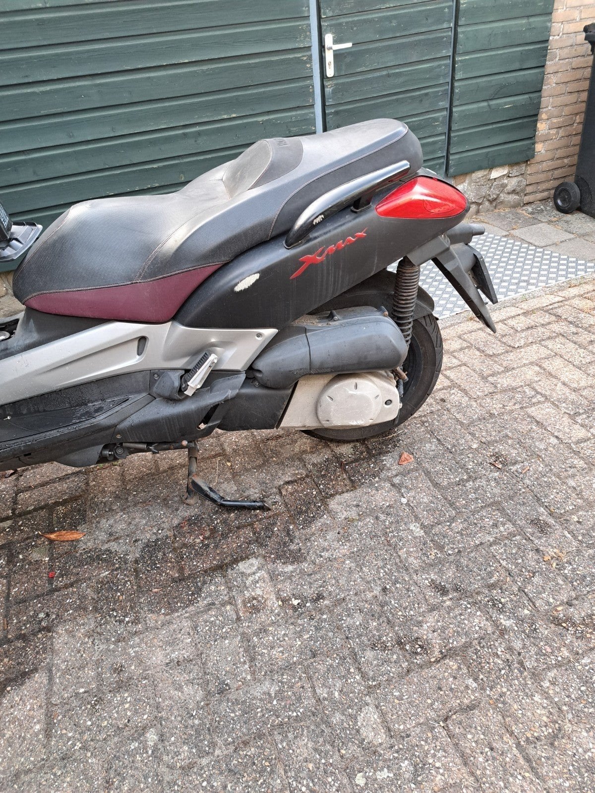 Yamaha XMAX 250cc met voorschade, motor loopt perfect, Ophalen of Verzenden
