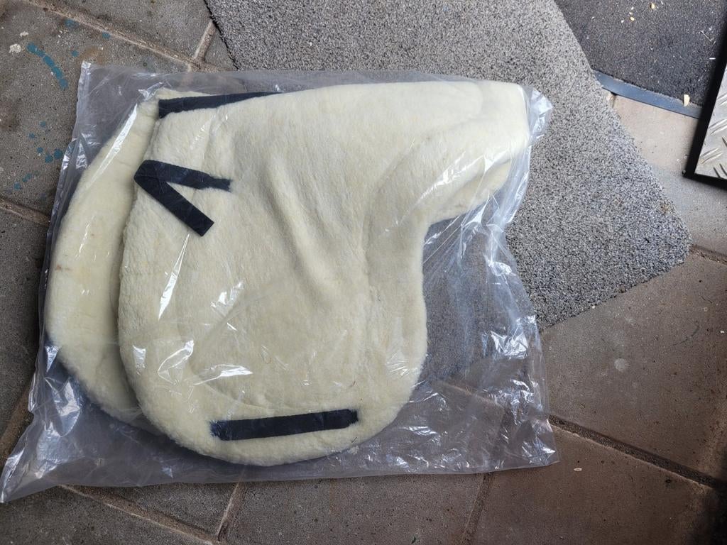 Wollen zadelvormig zadeldek geheel nieuw, Dressuurdekje, Cob (M), Nieuw, Ophalen of Verzenden