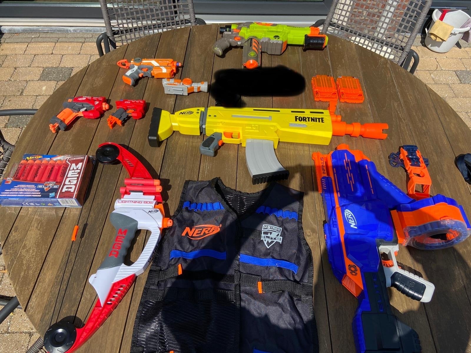 Grote Nerf Blaster Collectie met Vest en Accessoires, Ophalen, Gebruikt, Jongen of Meisje