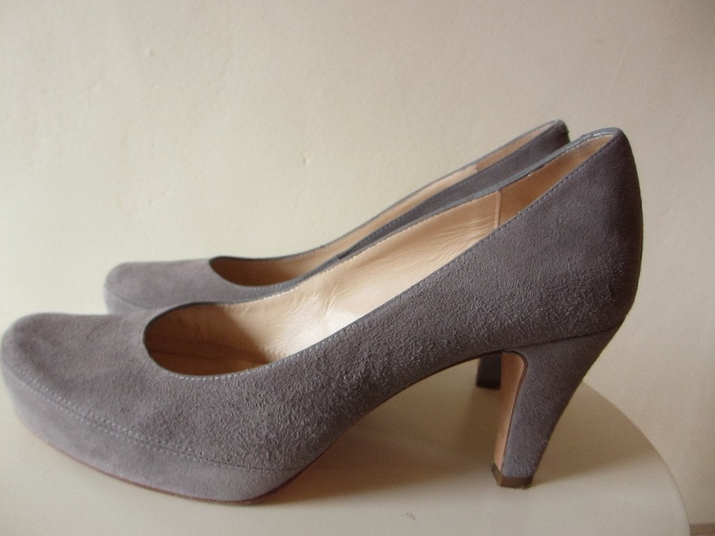 UNISA plateau pumps suede lichtgrijs mt 41 ZGAN, Pumps, Ophalen of Verzenden, Zo goed als nieuw, Grijs