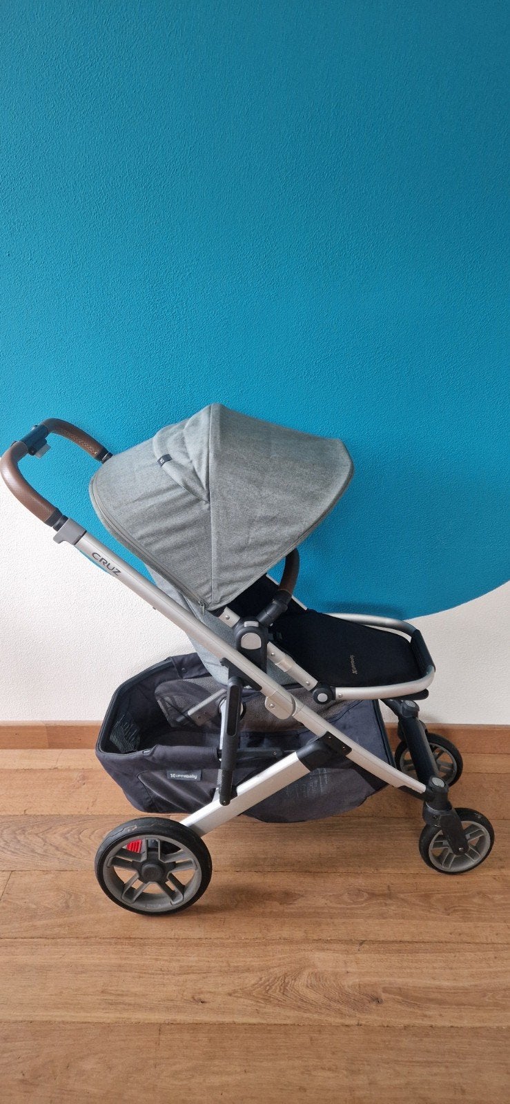 Uppababy Cruz V2 kinderwagen. Frame + stoel + wieg., Ophalen, Gebruikt