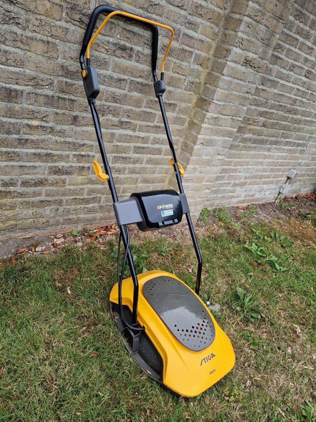 Stiga EPOWER Accu Grasmaaier met Lader en 2 Accu's, Ophalen, Cirkelmaaier, Gebruikt, Stiga