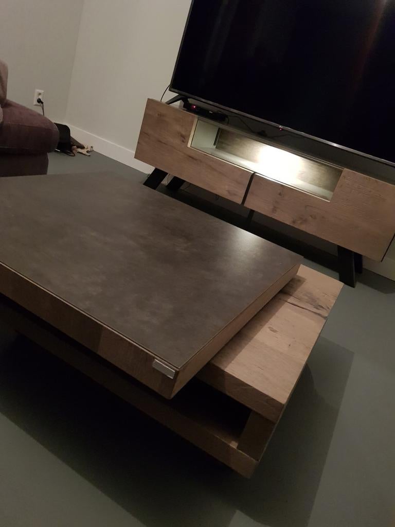 Woonkamer; Xooon Vinovo (dressoir, tv-dressoir, salontafel), Ophalen