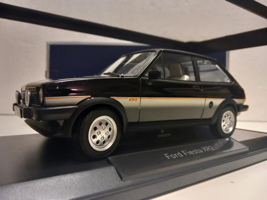 Ford Fiesta XR2 zwart Norev 1:18 KRD, Ophalen of Verzenden, Zo goed als nieuw, Auto, Norev