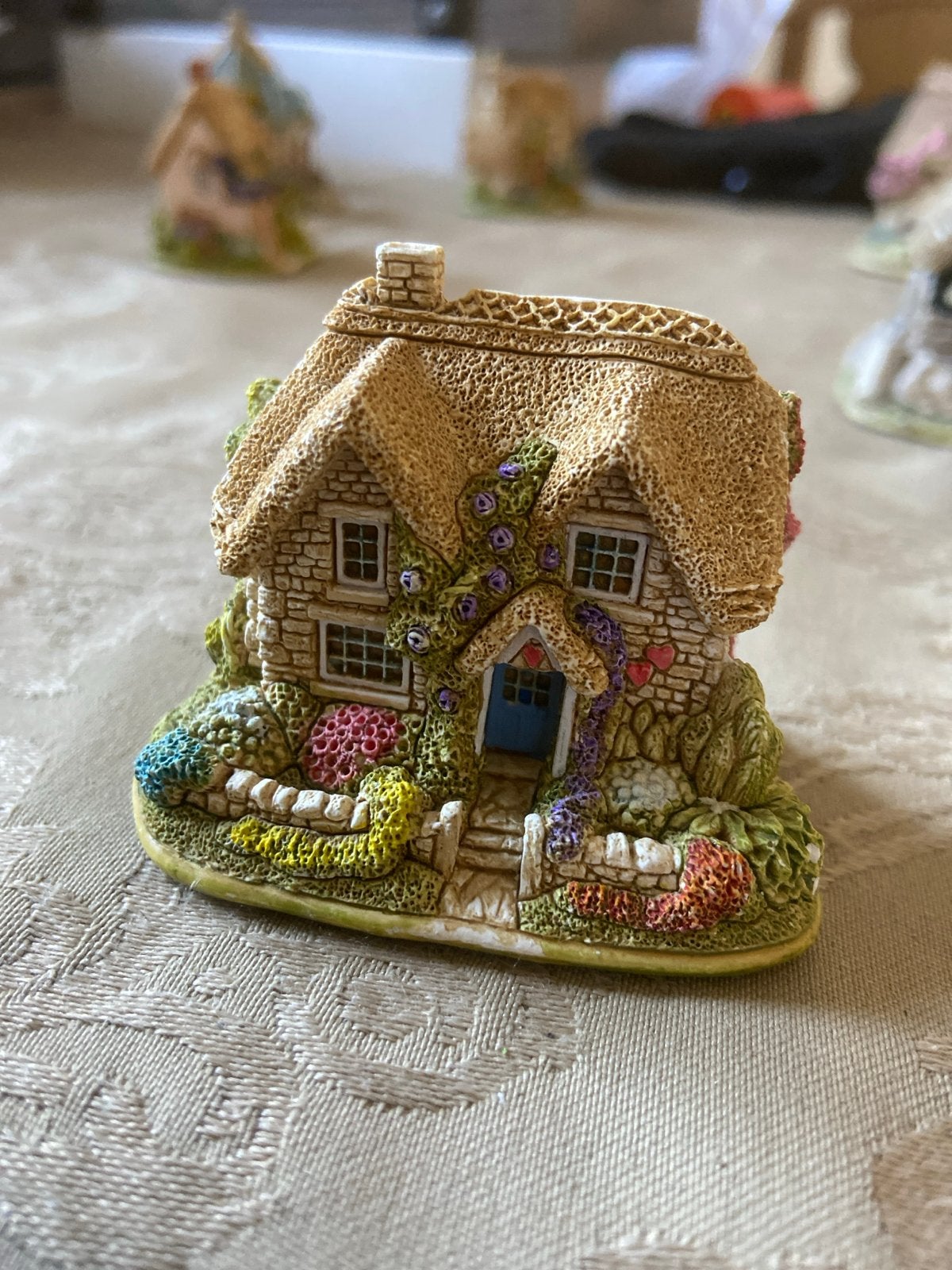 Lilliput Lane 'Queen of Hearts' miniatuur huisje, Ophalen of Verzenden, Zo goed als nieuw, Overige typen