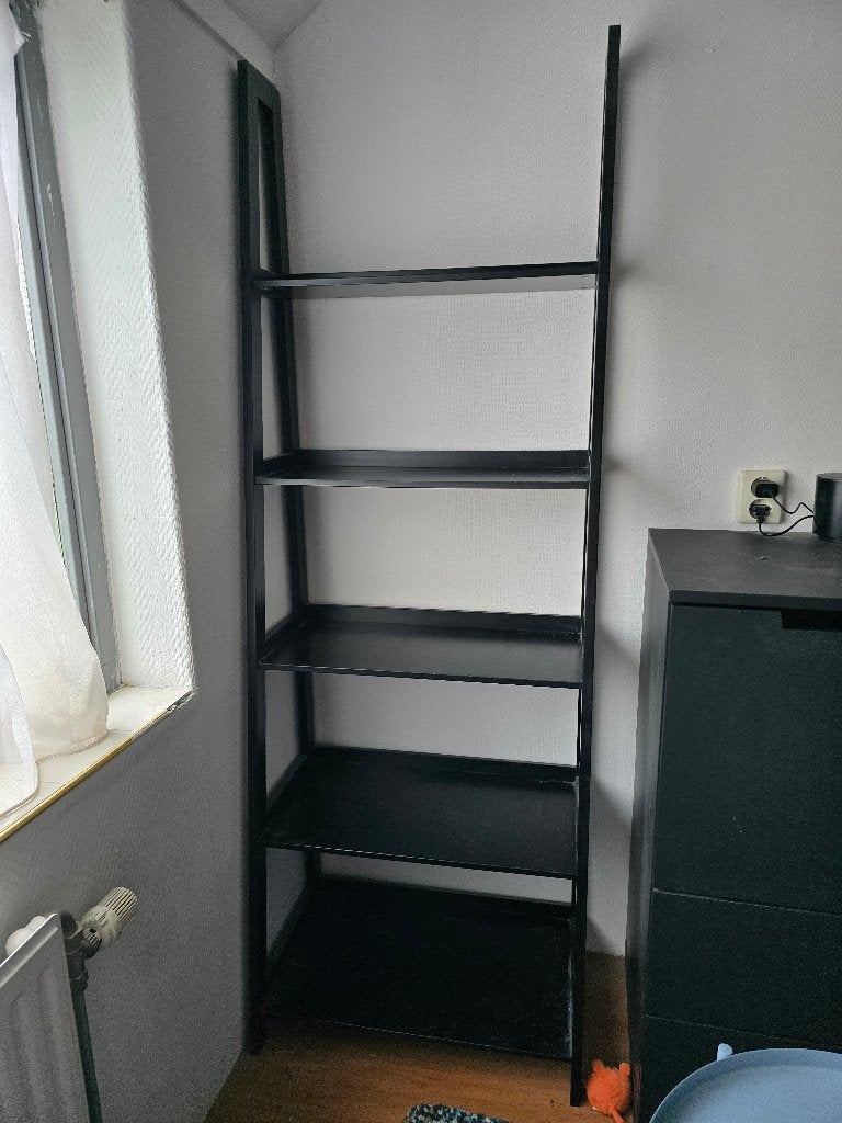 Zwart ladderrek / boekenkast met 5 planken – goede staat, Huis en Inrichting, Kasten | Boekenkasten, Ophalen, Gebruikt, 50 tot 100 cm