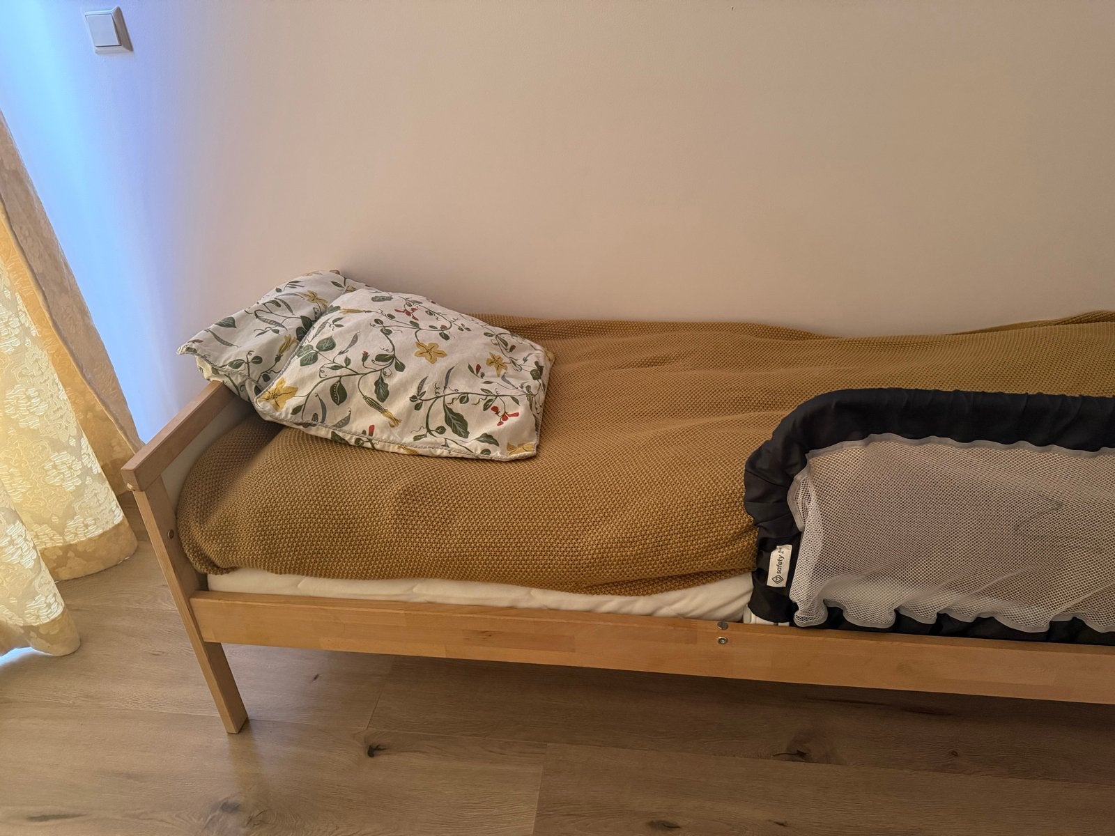IKEA Sniglar kinderbed met matras en bedhekje, Kinderen en Baby's, Ophalen, Gebruikt, 70 tot 85 cm, Lattenbodem