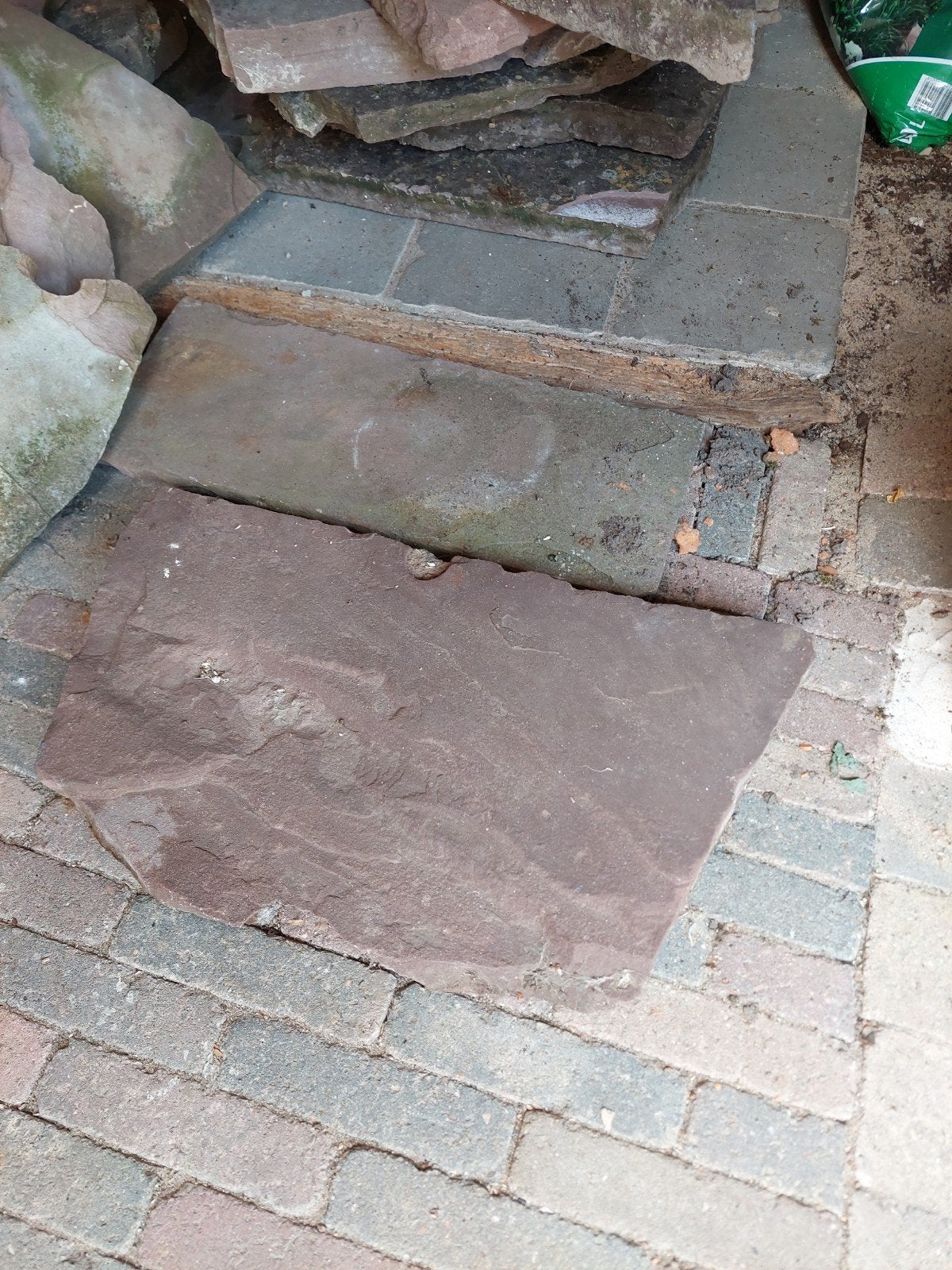 Diverse maten rode flagstone, Ophalen, Gebruikt, Zandsteen, Kei
