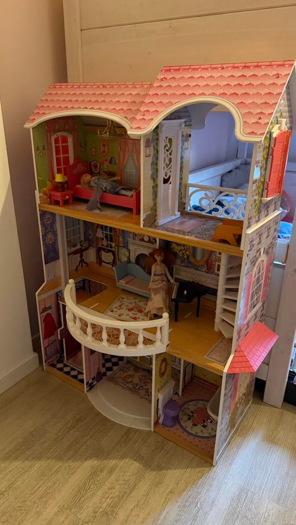 Houten (barbie)poppenhuis met leuke meubels, Ophalen, Gebruikt, Poppenhuis