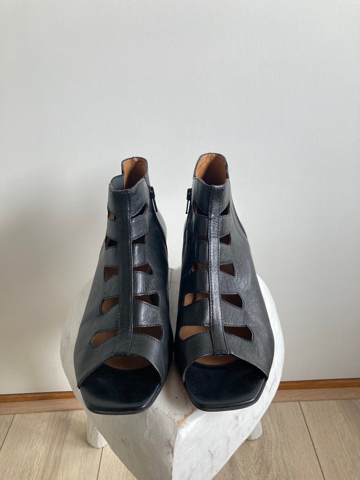 Prachtige zwarte leren Vabeene sandalen, mt 42, 1x gedragen!, Zwart, Zo goed als nieuw, Sandalen of Muiltjes, Ophalen of Verzenden