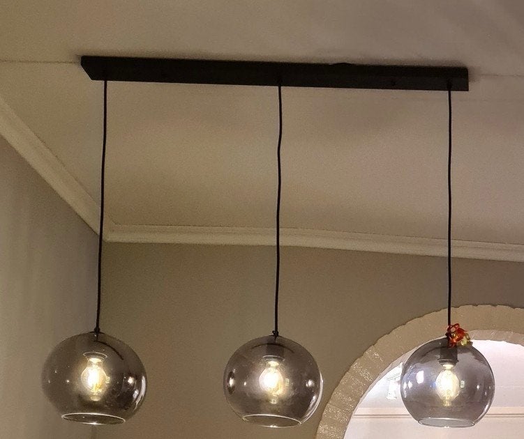 Moderne hanglamp met 3 rookglazen bollen, Ophalen, Modern, Industrieel, E27 (groot), Zo goed als nieuw