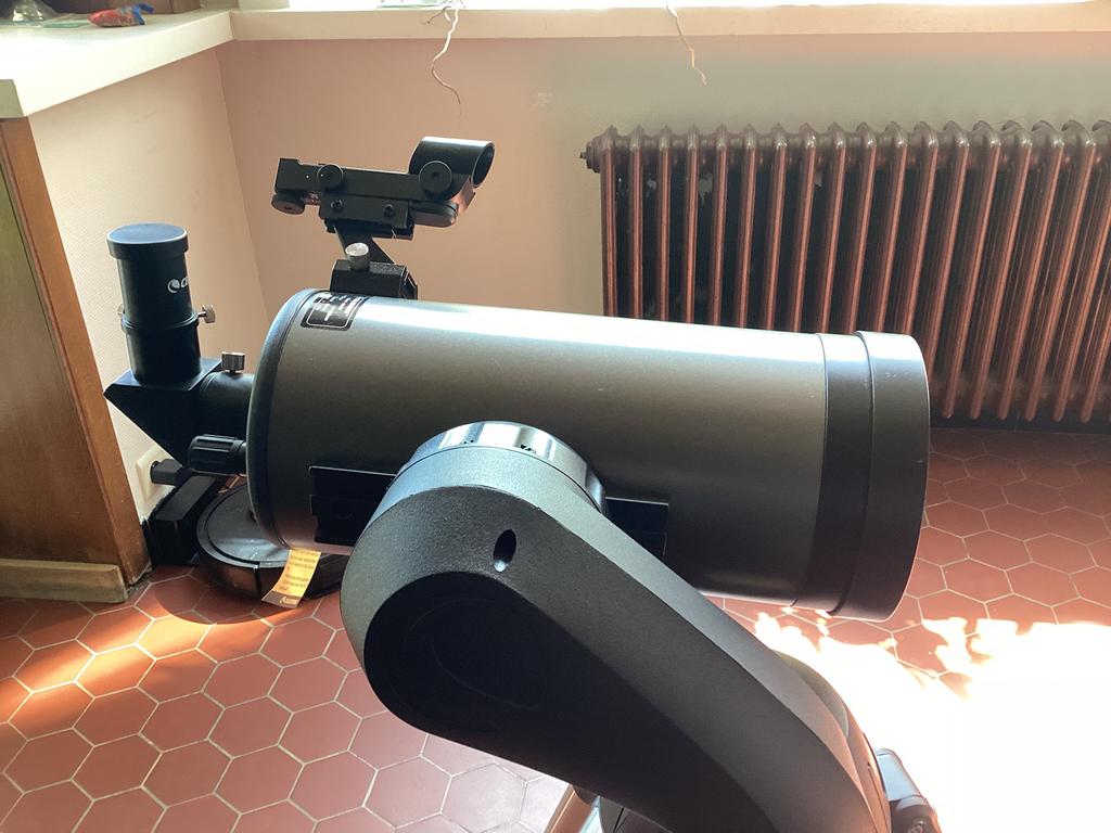 Celestron Nexstar 127 slt, Audio, Tv en Foto, Optische apparatuur | Telescopen, 80 tot 200 mm, Met statief, Zo goed als nieuw