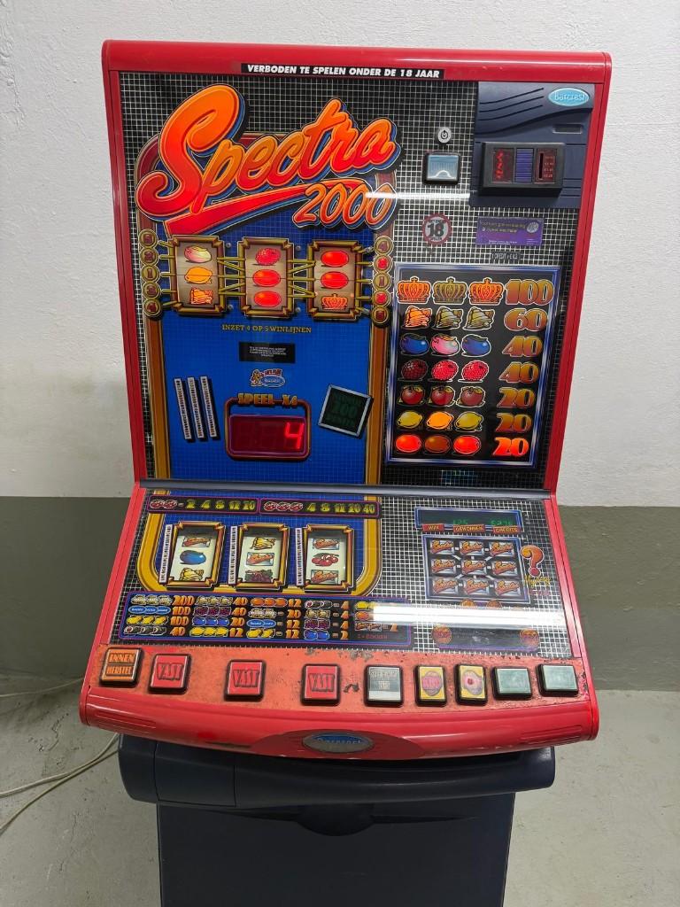 Spectra 2000 Gokautomaat, Verzamelen, Automaten | Gokkasten en Fruitautomaten, Euro, Ophalen, Gebruikt, Met sleutels