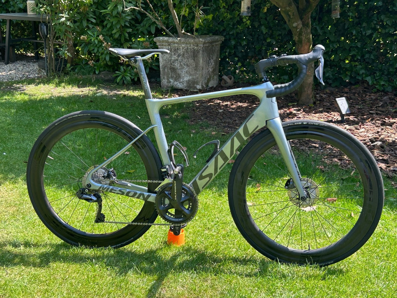Isaac Meson Racefiets Maat 52 Ultegra Di2 met 4iiii Powermet, 28 inch, Carbon, 49 tot 53 cm, Zo goed als nieuw