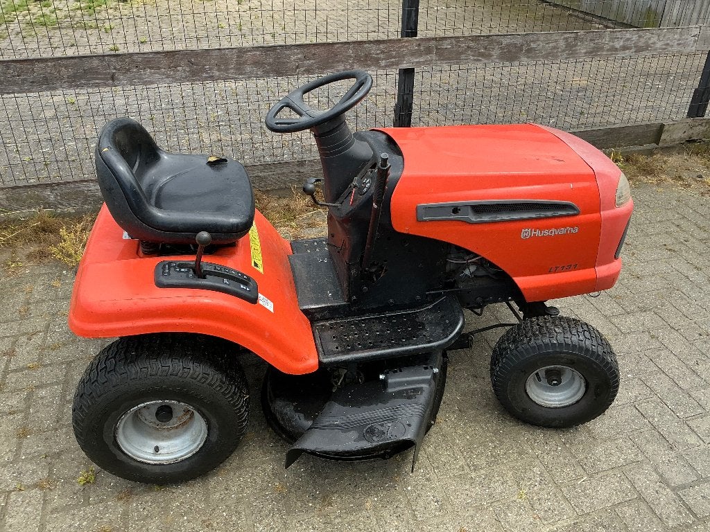Zitmaaier Husqvarna lt131, Tuin en Terras, Zitmaaiers, Ophalen, Gebruikt, Versnellingen, 90 tot 120 cm