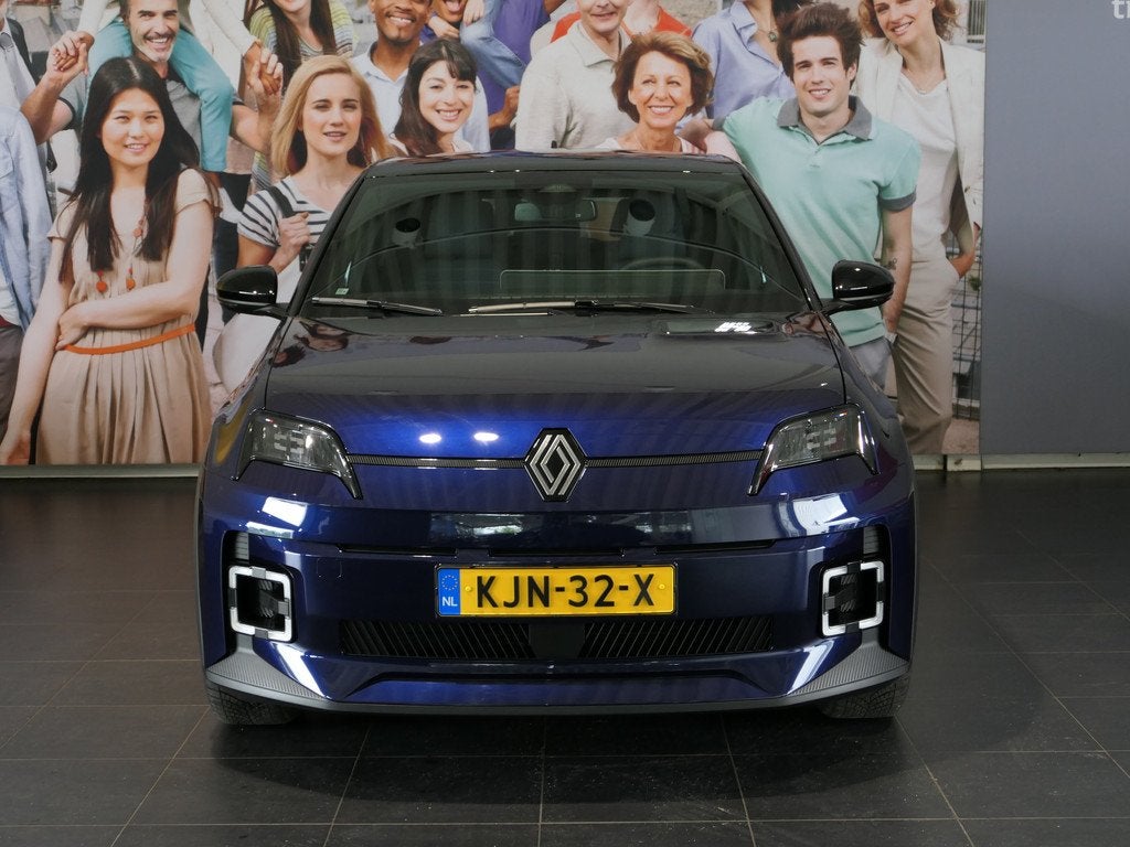 Renault 5 comfort range techno 52 kWh - Demo - 18" LMV - Sto, Auto's, Renault, Gebruikt, Zwart, Leder en Stof, Origineel Nederlands