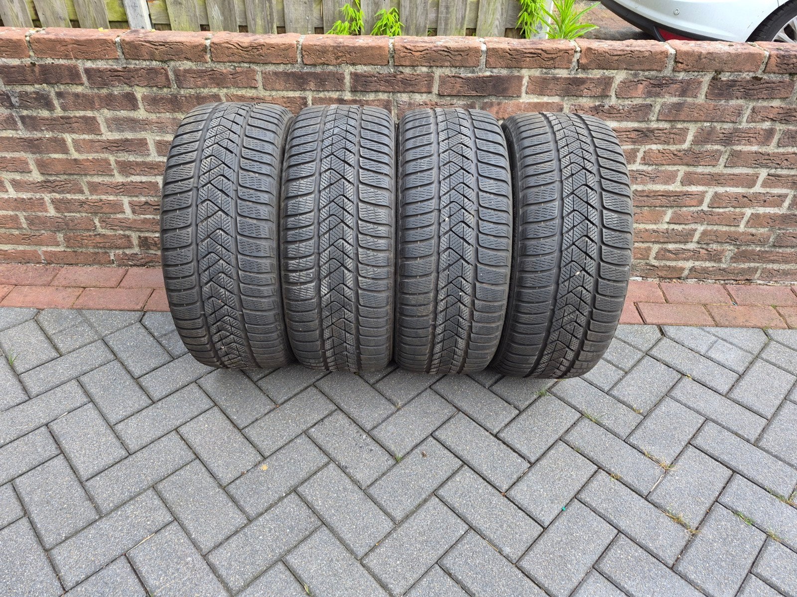 Pirelli Sottozero 3 runflat winterbanden 225/40-18, Auto-onderdelen, Banden en Velgen, Ophalen, 18 inch, Winterbanden, Band(en)