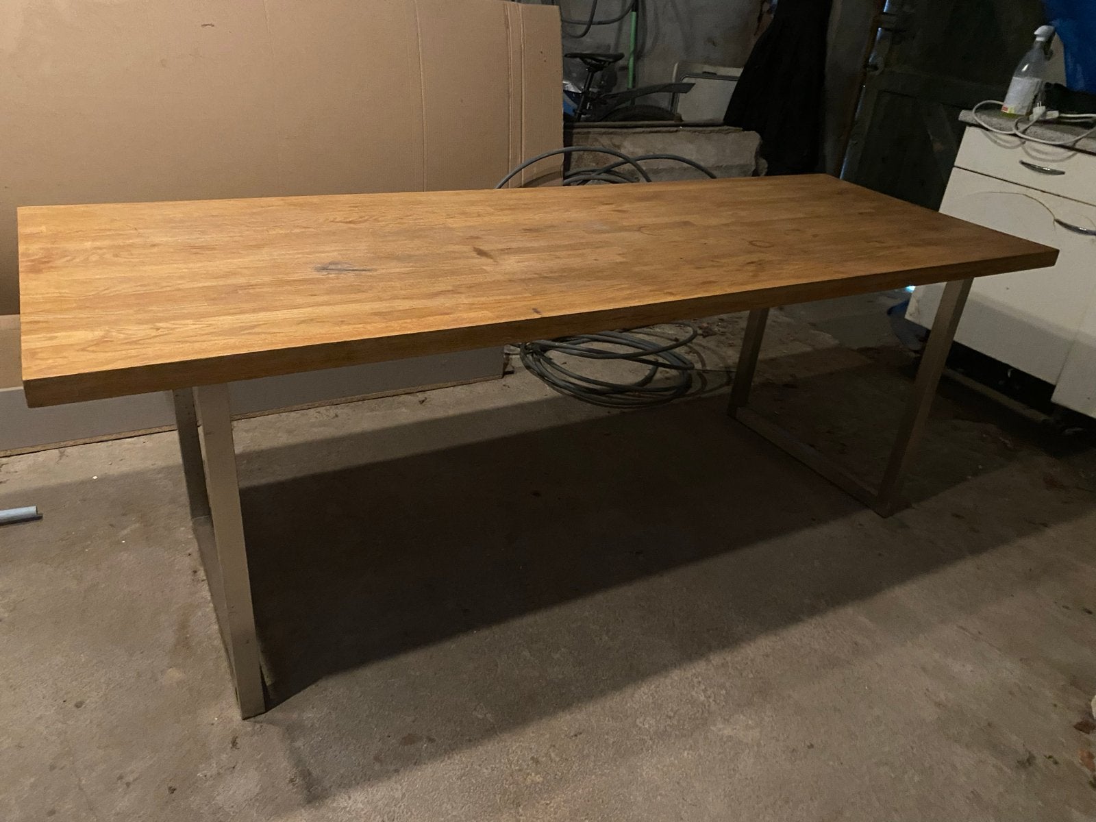 Houten  eettafel met metalen onderstel, Huis en Inrichting, Tafels | Eettafels, Gebruikt, 200 cm of meer, 50 tot 100 cm, Vijf personen of meer