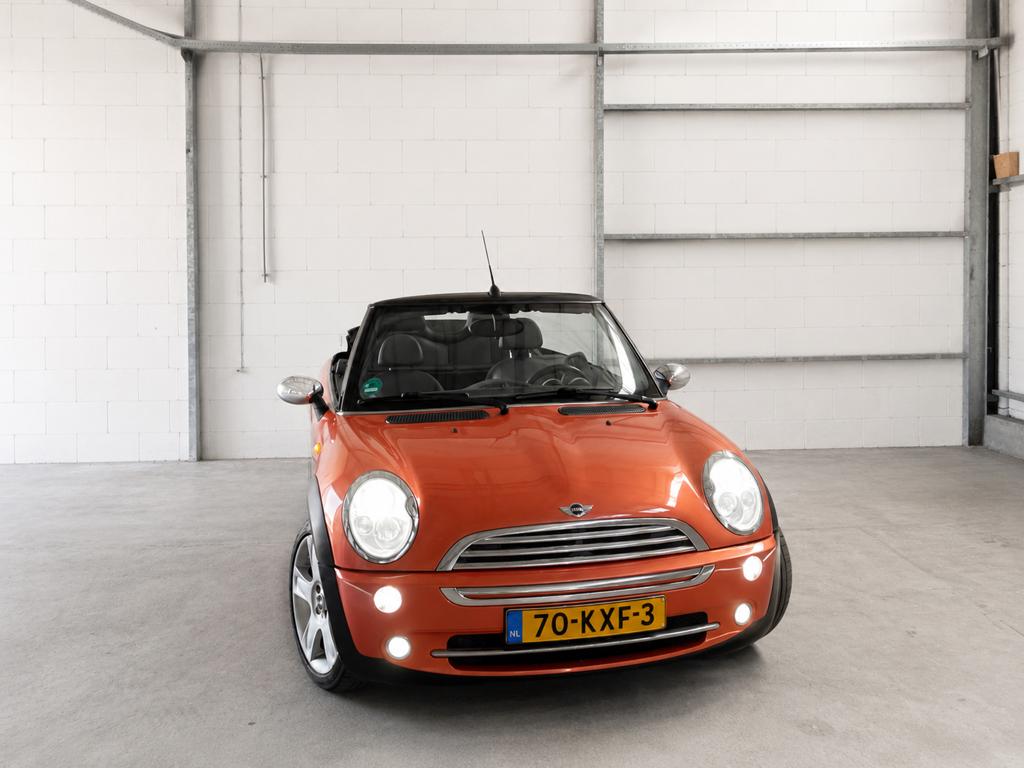 Mini Cooper 1.6 Cabriolet • LED • LEDER • AIRCO • NW APK …, Auto's, Mini, Voorwielaandrijving, Cabriolet, 4 stoelen, 14 km/l