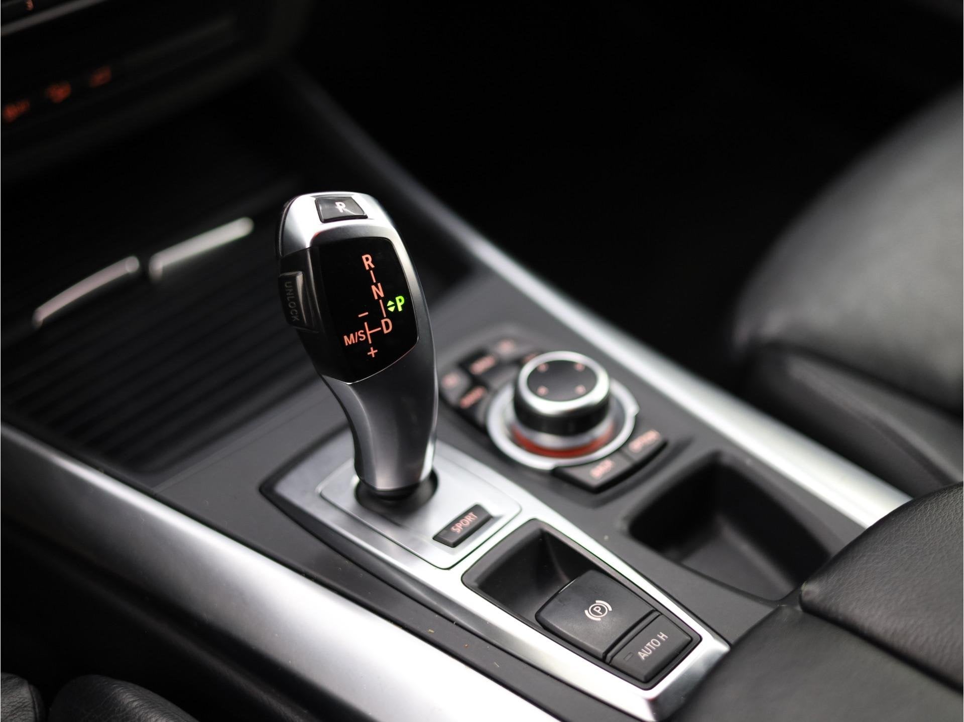 Foto 8 van BMW X5 xDrive30d High Executive | Nieuwe APK