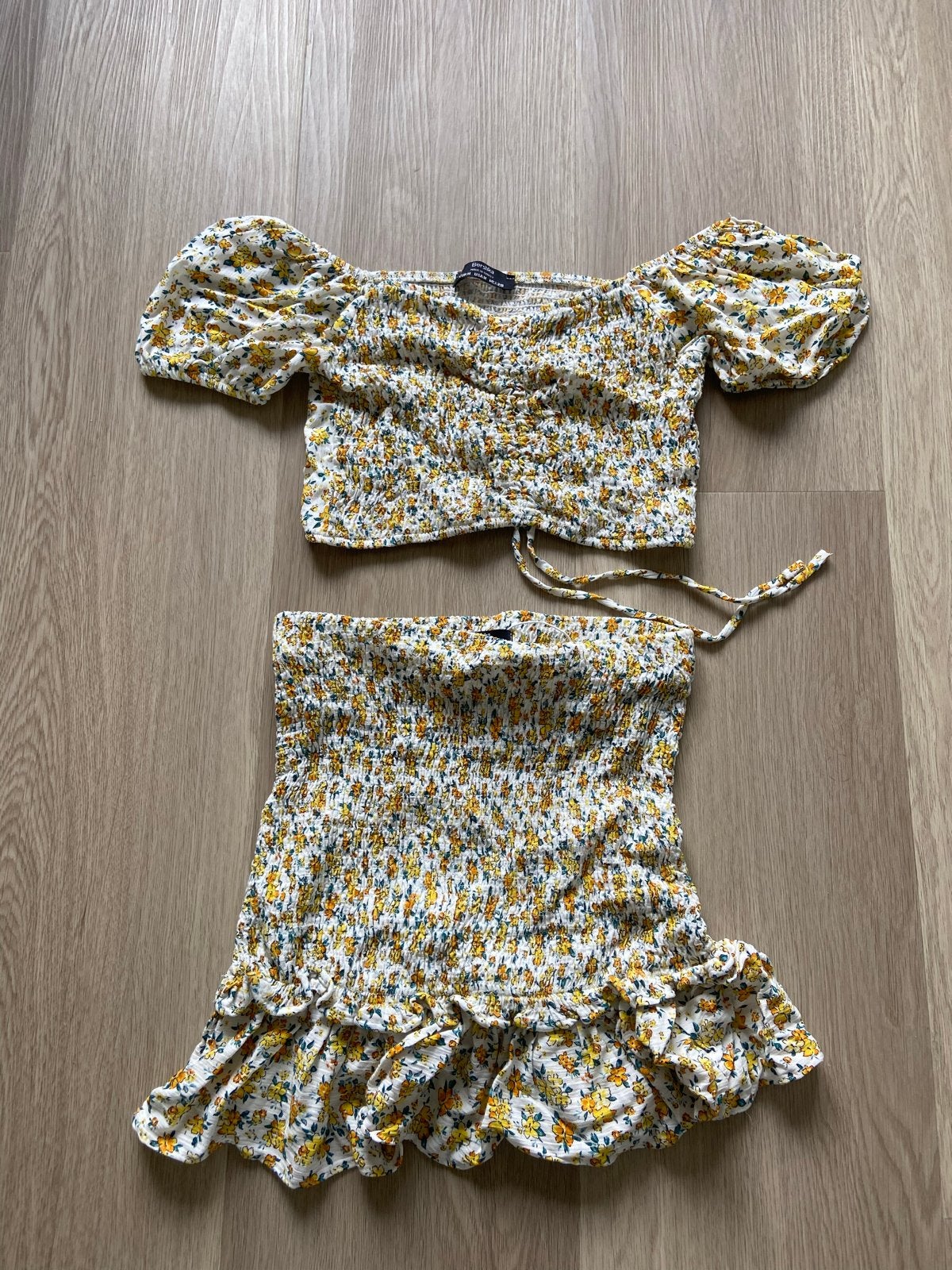 Bershka Topje en Rokje Set - Nieuw met Bloemenprint, Maat 38/40 (M), Meerkleurig, Nieuw, Ophalen of Verzenden