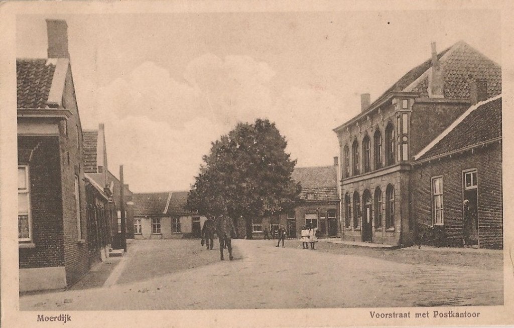 Moerdijk / postkantoor, Verzamelen, Ansichtkaarten | Nederland, Verzenden, 1920 tot 1940, Gelopen, Noord-Brabant