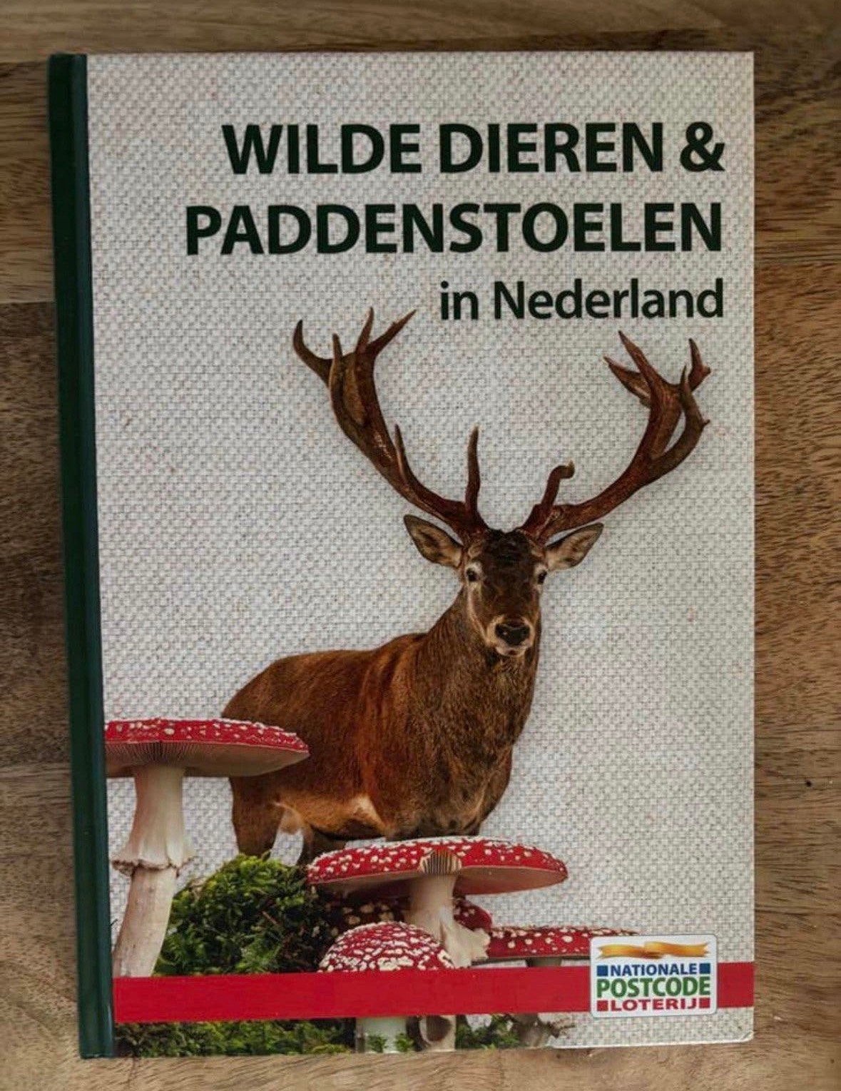 Wilde Dieren & Paddenstoelen postcodeloterij - Natuurgids, Ophalen of Verzenden, Nieuw, Natuur algemeen