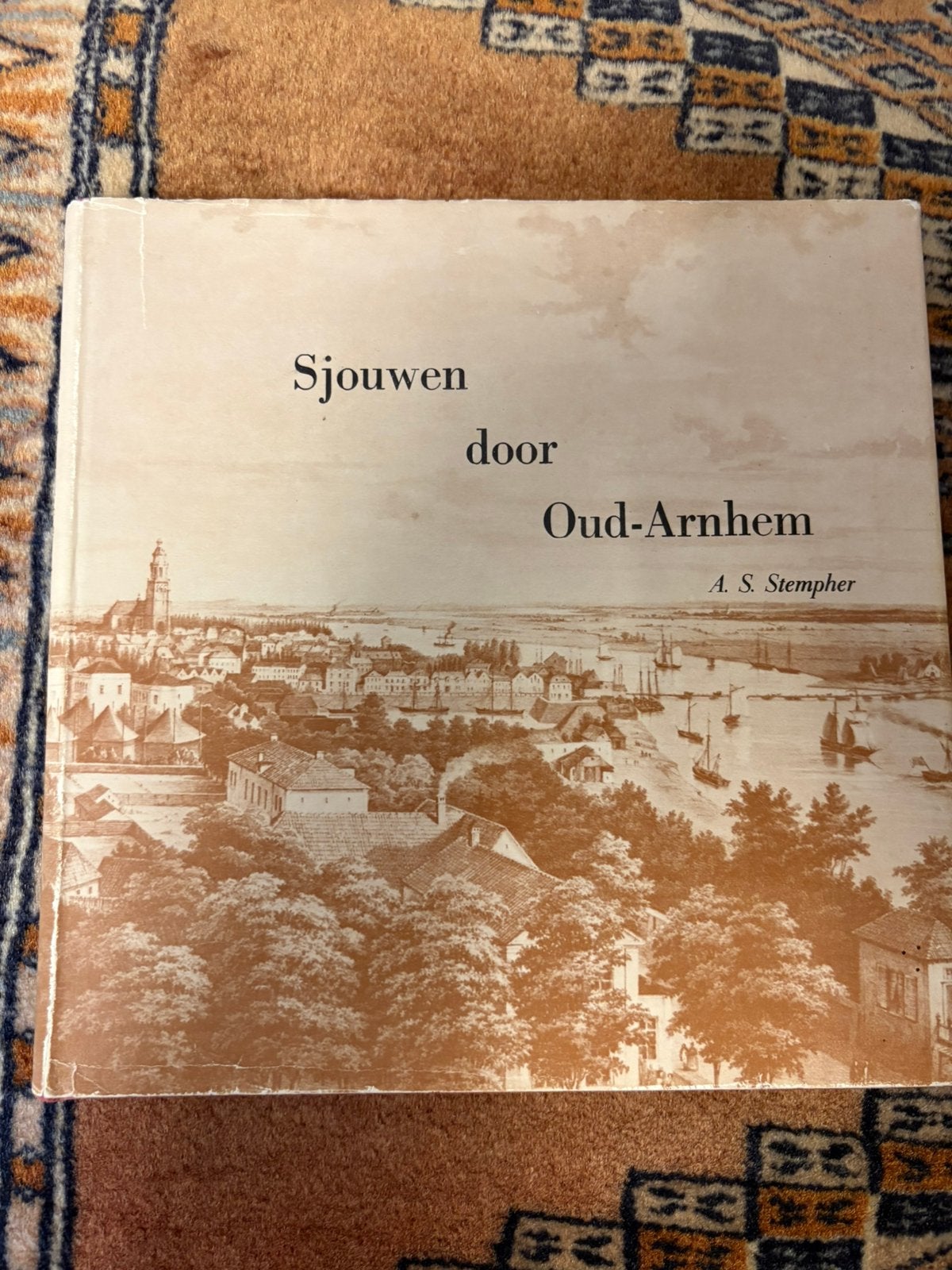 Sjouwen door oud-Arnhem., Boeken, Geschiedenis | Stad en Regio, Verzenden, Zo goed als nieuw