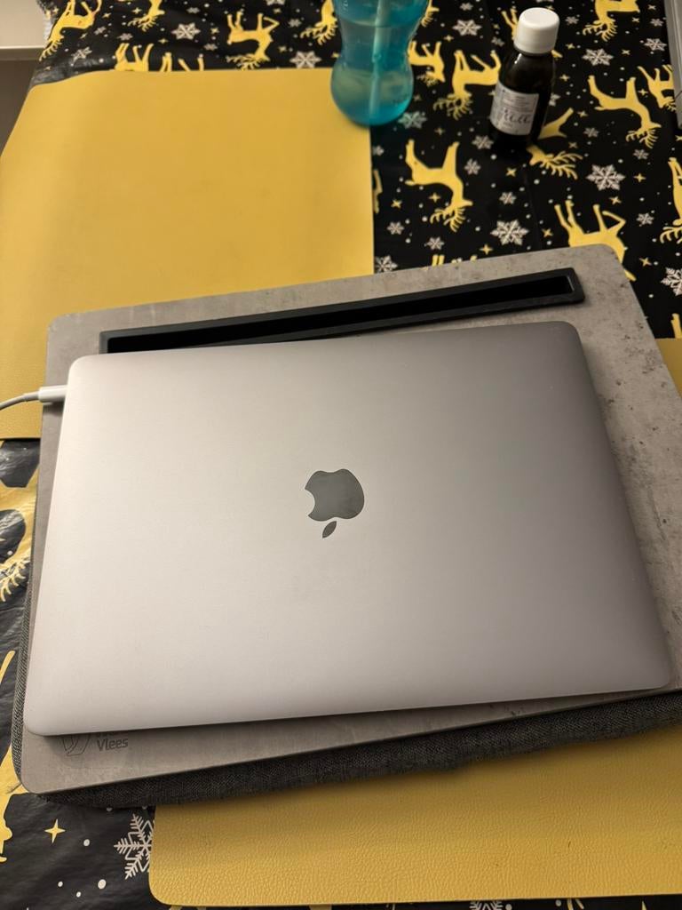 MacBook Pro 2017, Computers en Software, Windows Laptops, Ophalen, Zo goed als nieuw, 15 inch, 2 tot 3 Ghz