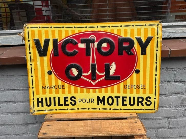 Vintage Victory Oil Reclamebord - Huiles pour Moteur, Reclamebord, Gebruikt, ., Ophalen of Verzenden