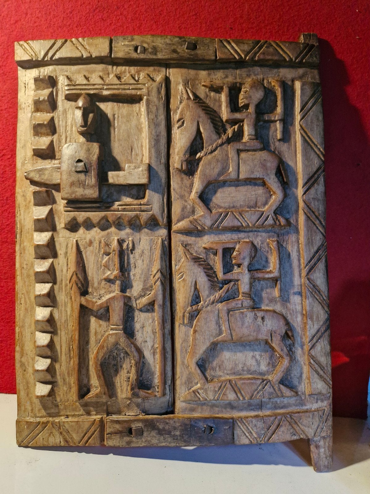 originele graanschuurdeur Mali schuifslot tribale kunst, Antiek en Kunst, Kunst | Niet-Westerse kunst, Hout, 40 cm, Bruin, Afrika