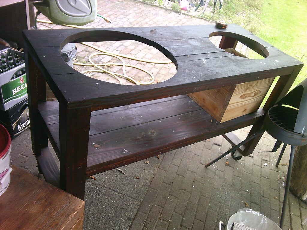 Degelijke Tafel vbv. Green Egg Barbecues Medium Large XLarge, Ophalen, Zo goed als nieuw, Houtskool, Vrijstaand