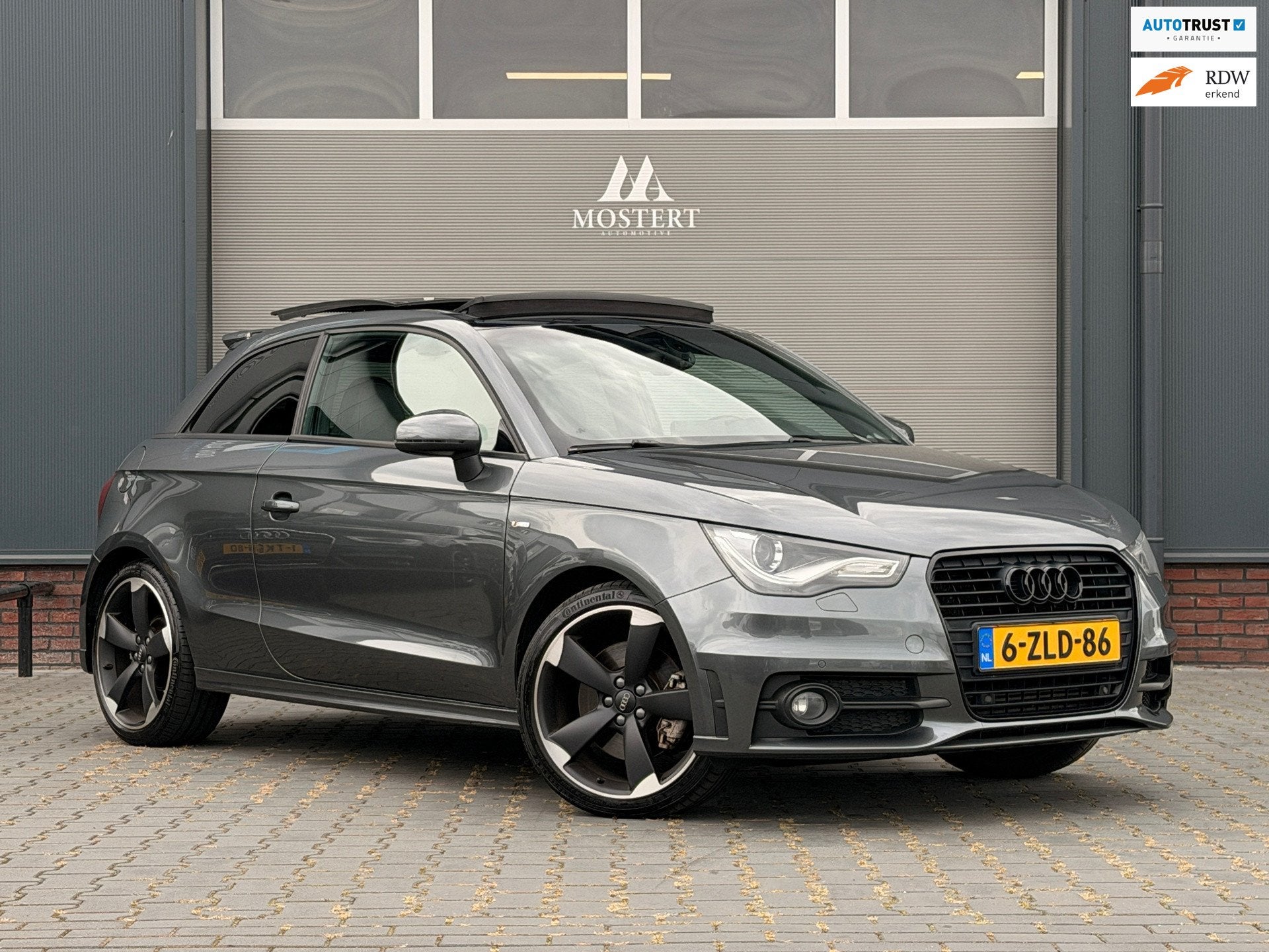 Audi A1 1.4 TFSI/185pk Pro S line|Automaat|Kuipstoel|Pano|2x, Auto's, Audi, Euro 5, Zwart, 4 cilinders, 1165 kg