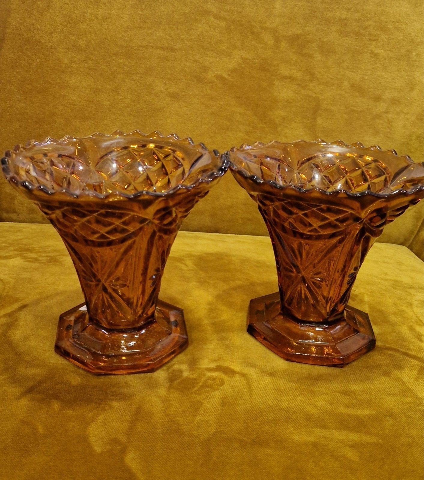 2 amberkleurige glazen vazen van Rudolf Schrötter, Ophalen of Verzenden