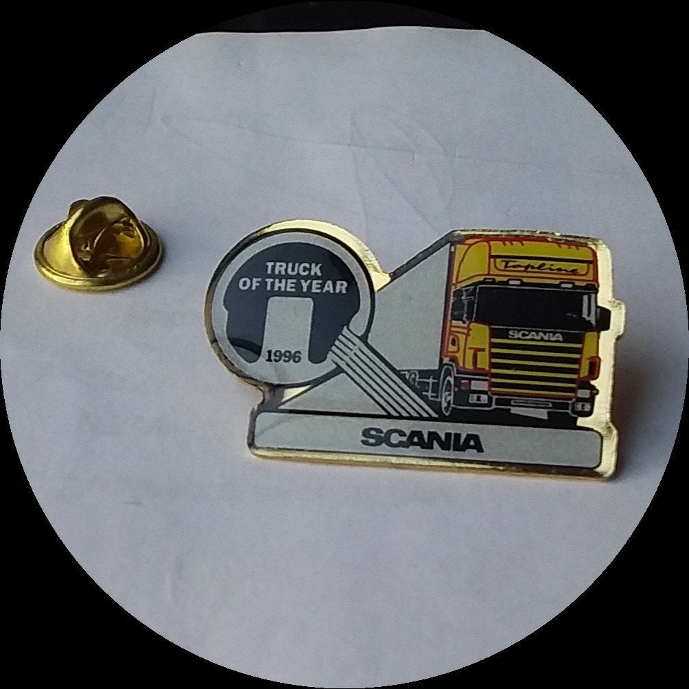 SCANIA pin, truck of the year 1996, Verzamelen, Ophalen of Verzenden, Zo goed als nieuw, Transport, Speldje of Pin