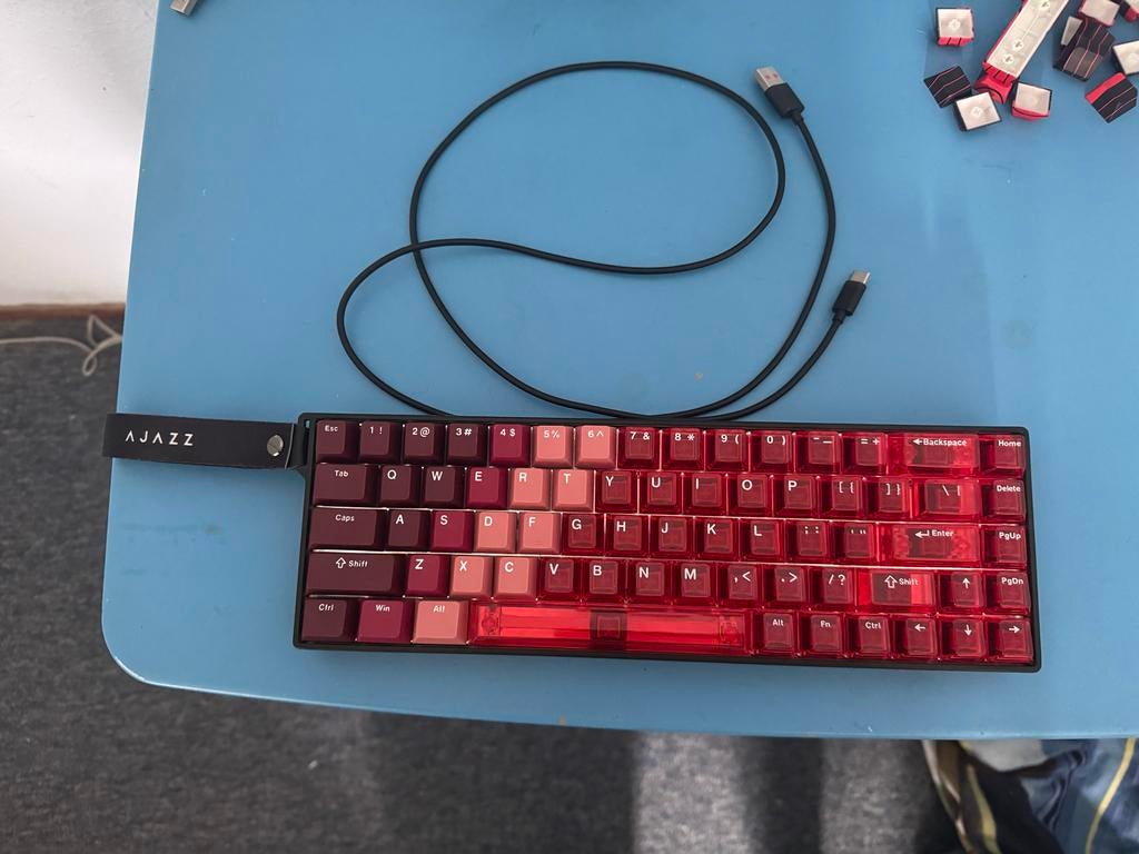 Gaming toetsenbord Ajazz AK680 V2 - Compact en RGB, Computers en Software, Toetsenborden, Zo goed als nieuw, Qwerty, Bedraad, Gaming toetsenbord