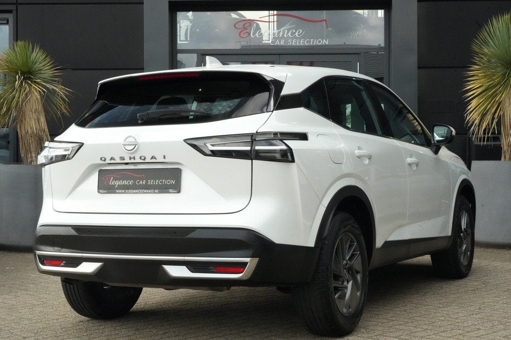 Nissan QASHQAI 1.3 MHEV Xtronic Acenta 158pk Camera/AppleCar, Stof, Zwart, 4 cilinders, Wit
