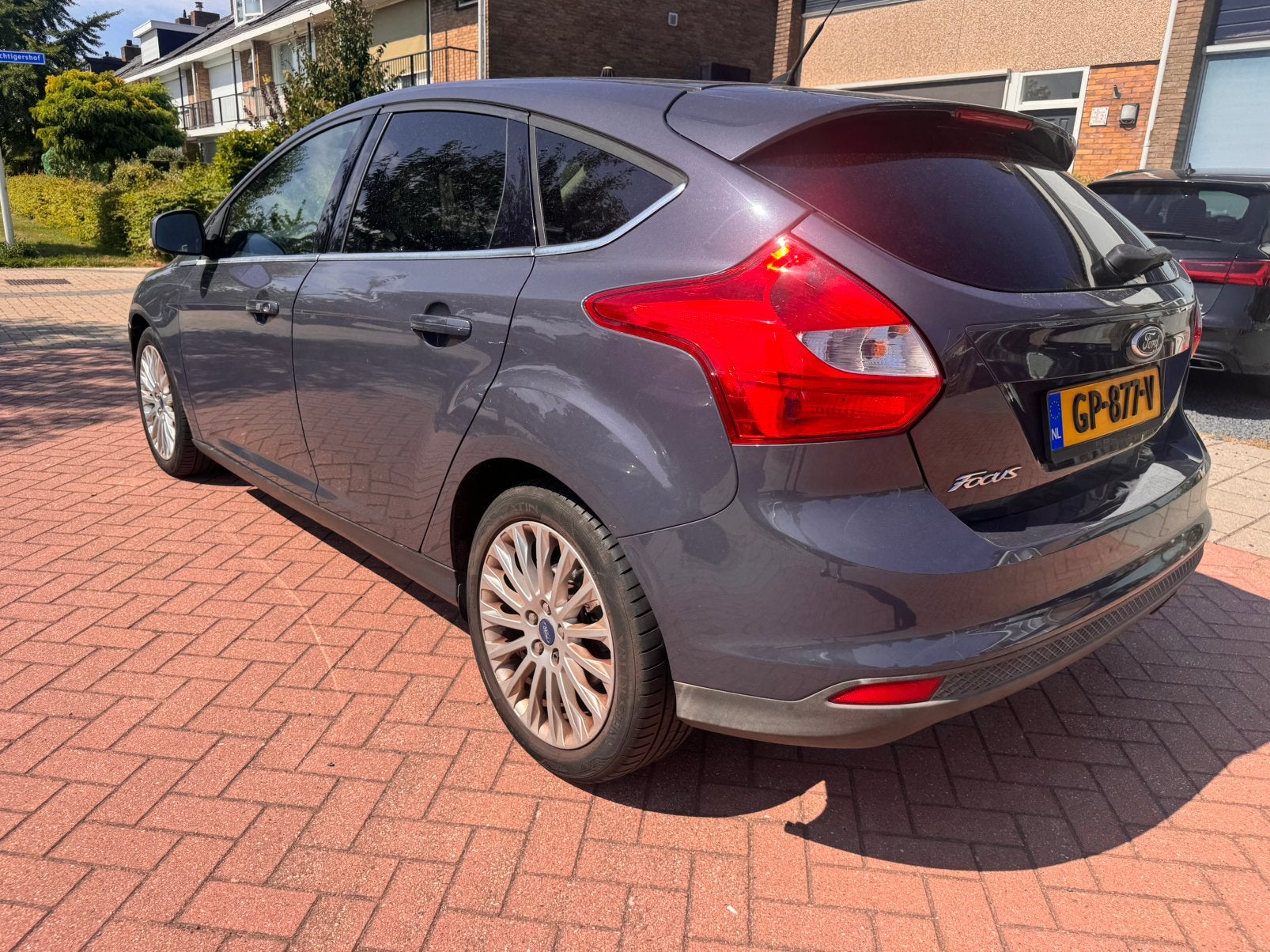 Ford Focus 1.6 Ecoboost 110KW 5-D 2011 Grijs, 1596 cc, Stof, 4 cilinders, 665 kg