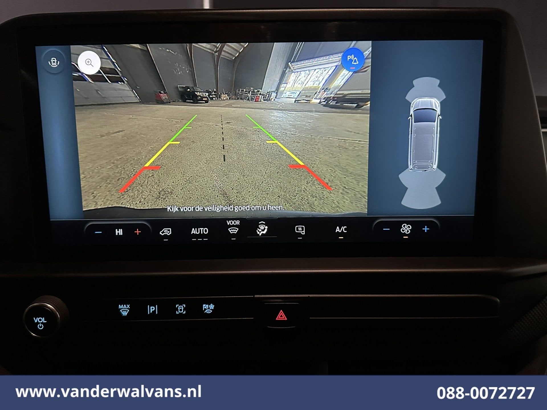 Ford Transit Custom 2.0 TDCI L2H1 Euro6 Airco | Camera | LED, Voorwielaandrijving, Dealer onderhouden, Stof, Gebruikt