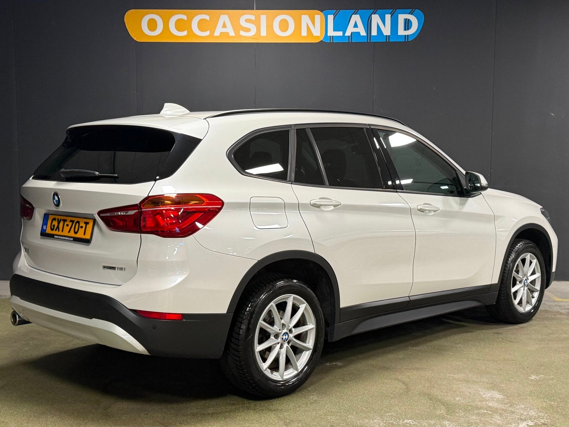 BMW X1 SDrive18i Executive Edition|STOELV|LEDER|PDC|CRUISE|B, 15 km/l, Gebruikt, Wit, Leder